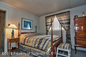 52 Little Lake Road Lake Ariel, PA 18436 - Photo 11 of 13 Gallery Image 11