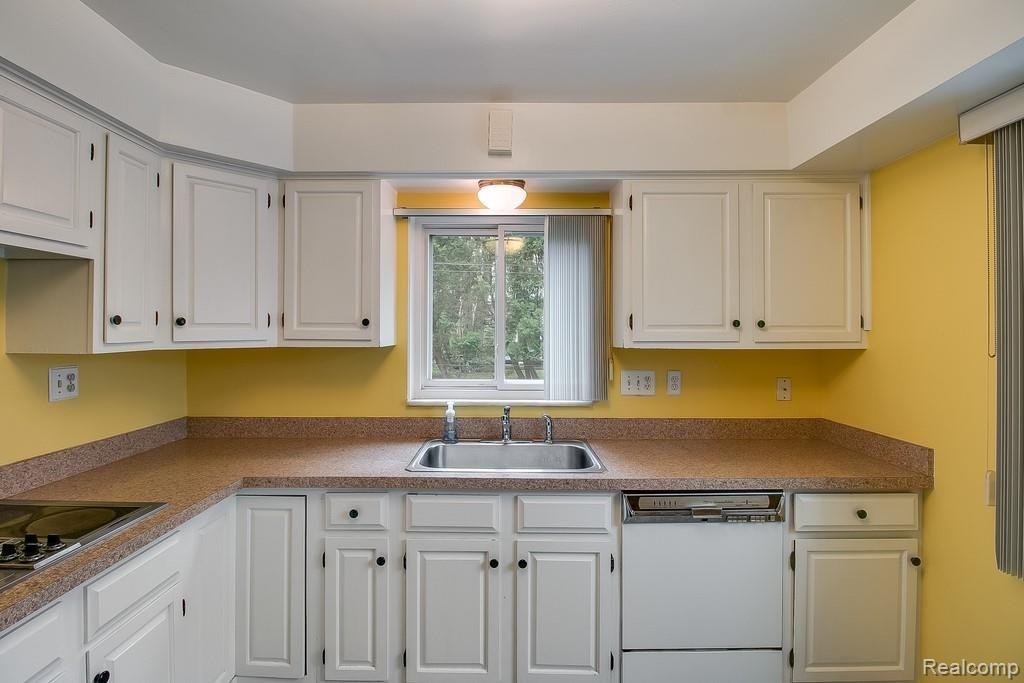17355 West 14 Mile Road Beverly Hills, MI 48025 - Photo 8 of 25