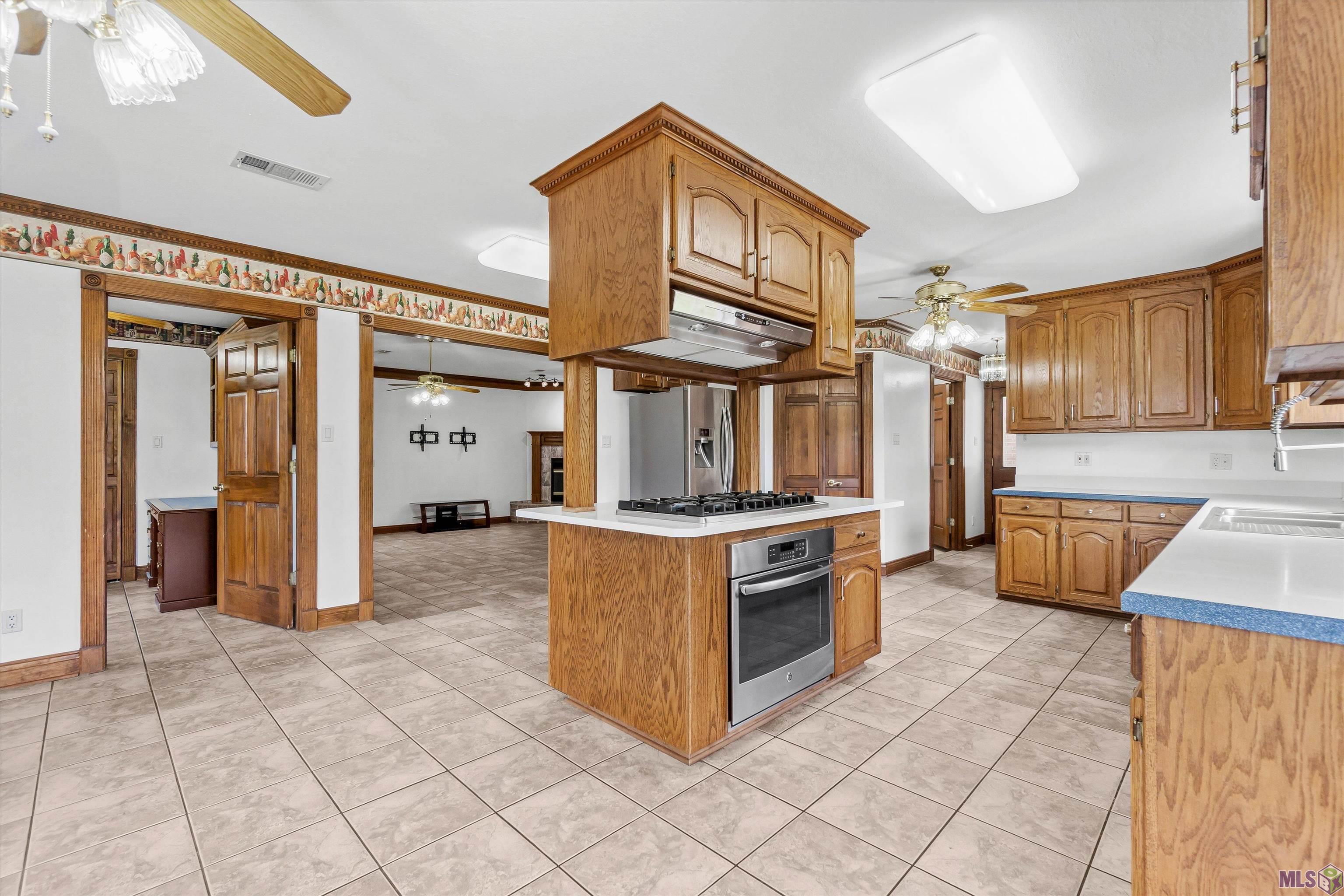 6168 Brewerton Road Gonzales, LA 70737 - Photo 7 of 34