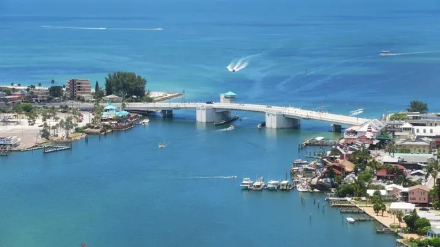 $3,500 | 13304 2nd Street East, Madeira Beach, FL 33708