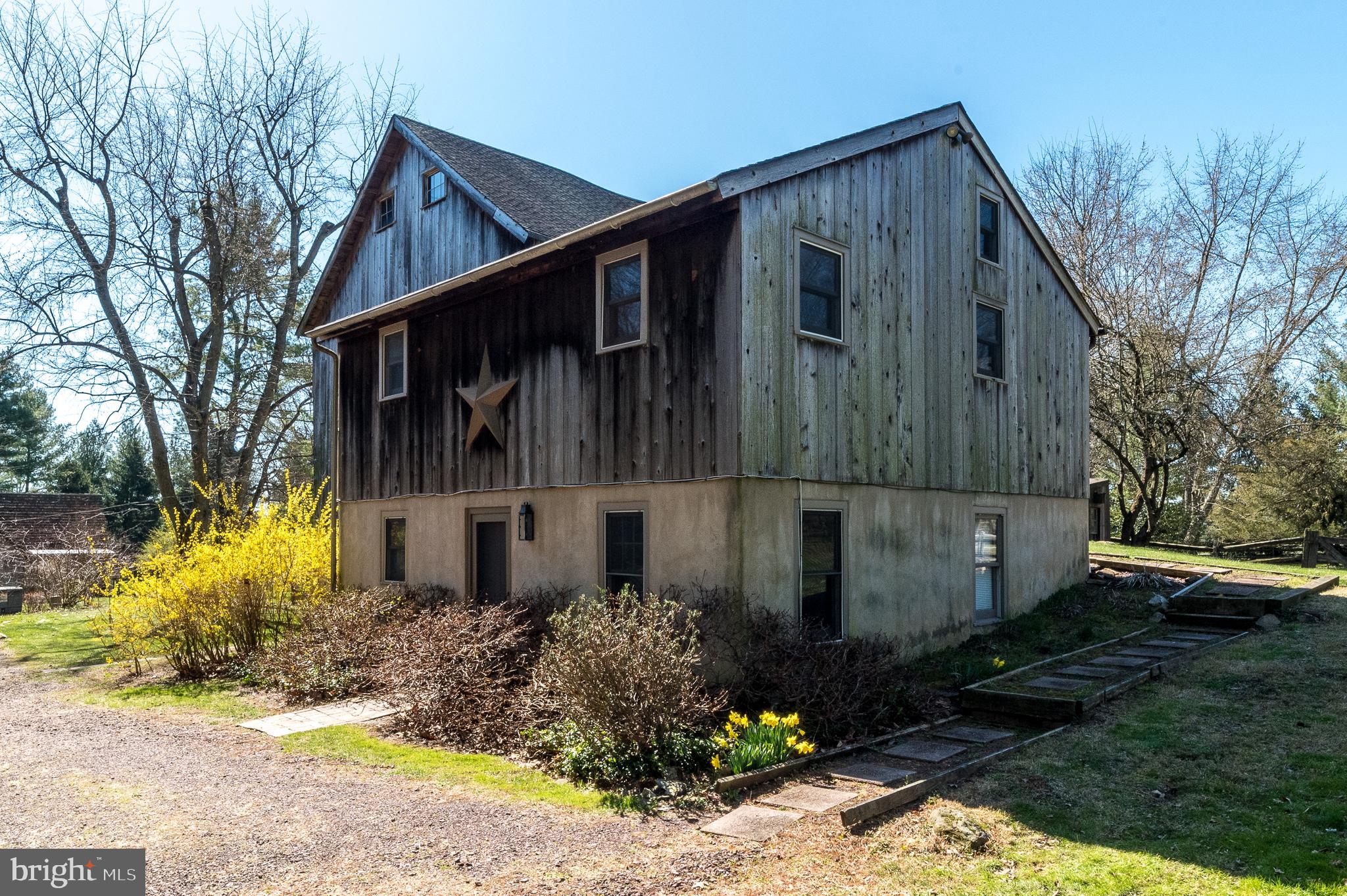 4522 New Hope Road New Hope, PA 18938 - Photo 78 of 101 Side view of barn