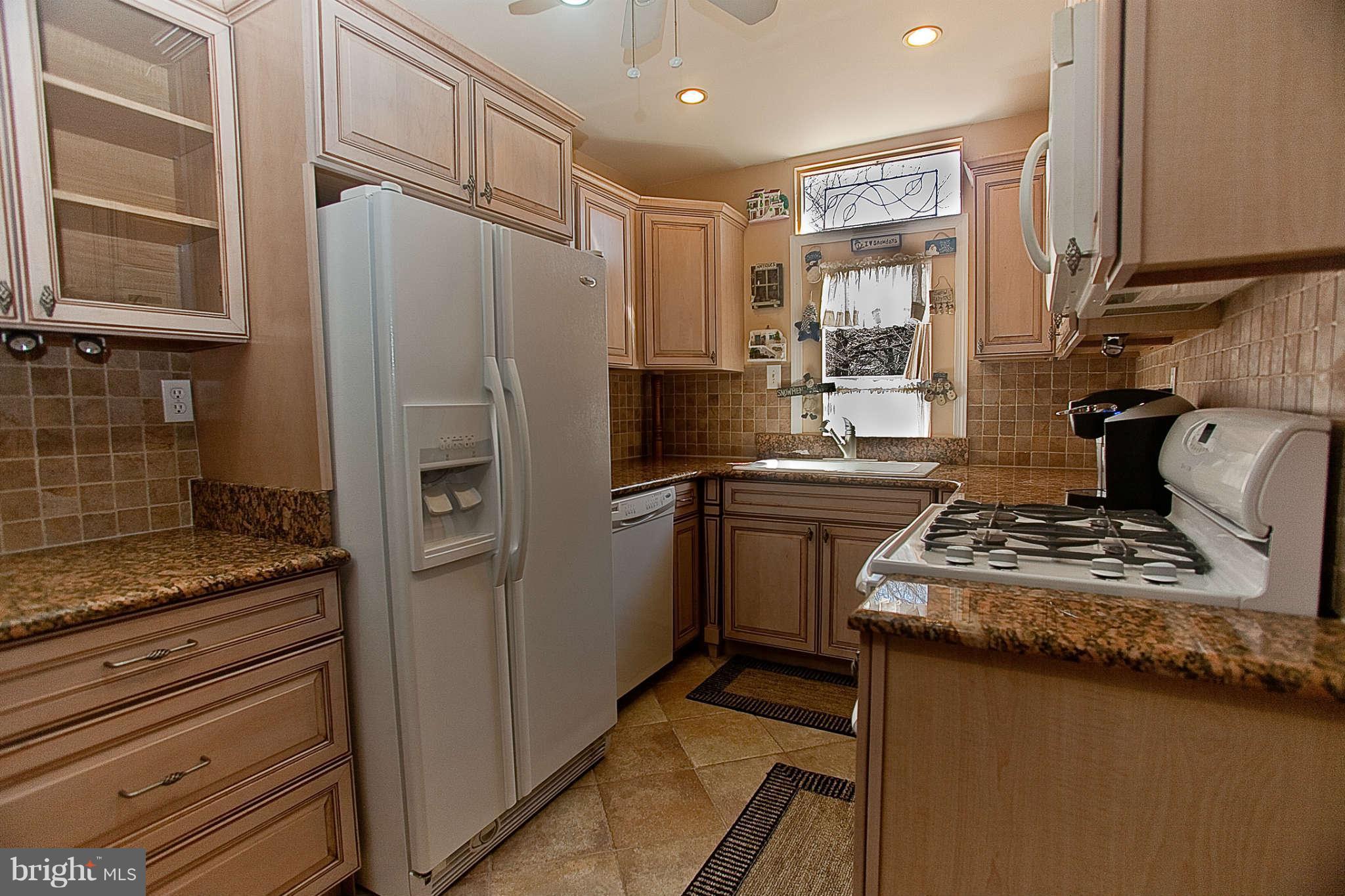 232 M Street Southwest, Unit 39 Washington, DC 20024 - Photo 5 of 25 Kitchen