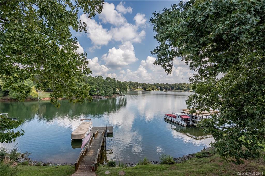 1112 Palmyra Drive Tega Cay, SC 29708 - Photo 2 of 36 Gallery Image 2