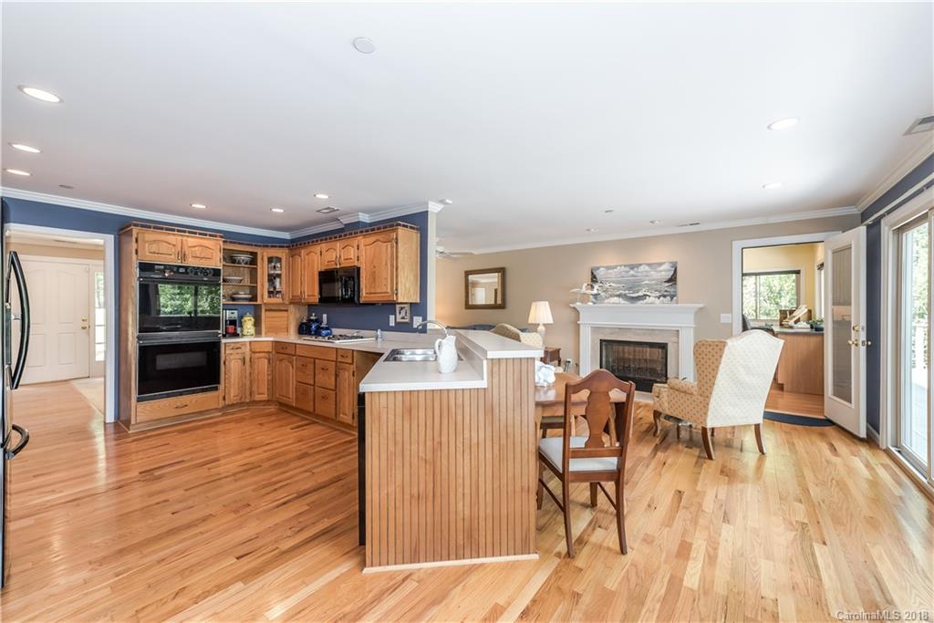 1112 Palmyra Drive Tega Cay, SC 29708 - Photo 11 of 36 Gallery Image 11