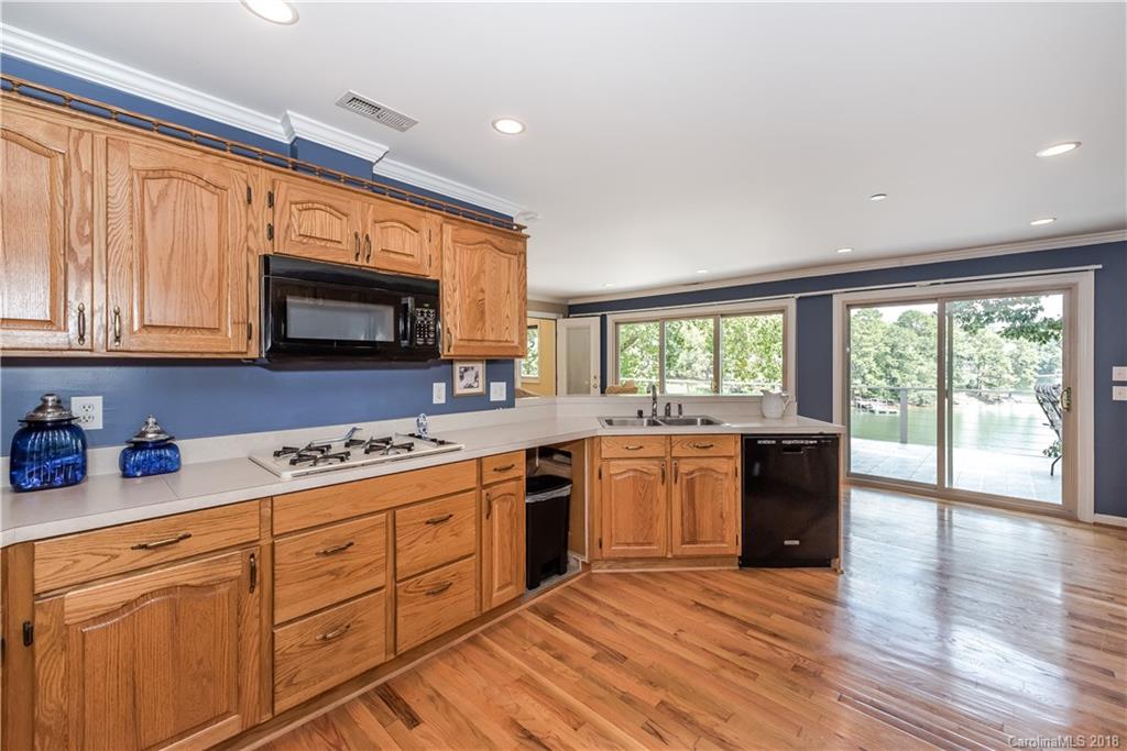 1112 Palmyra Drive Tega Cay, SC 29708 - Photo 13 of 36 Gallery Image 13