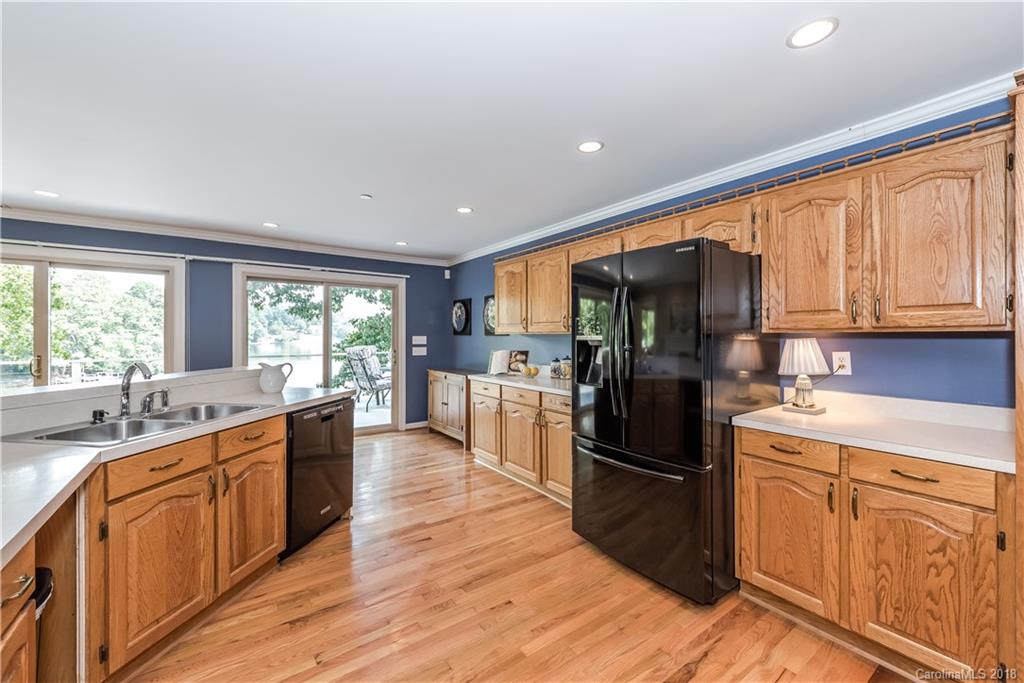 1112 Palmyra Drive Tega Cay, SC 29708 - Photo 14 of 36 Gallery Image 14