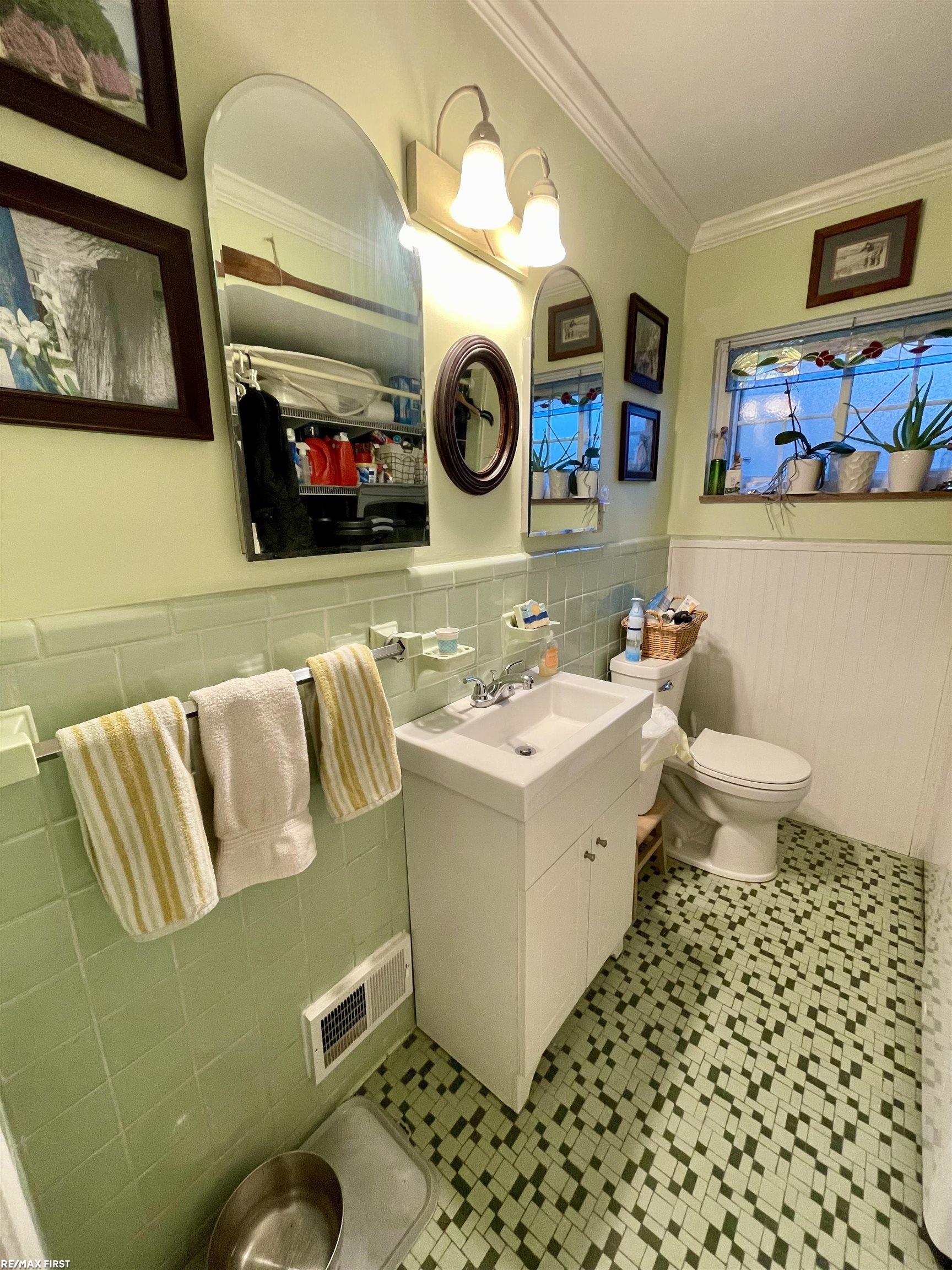 1178 Hampton Road Grosse Pointe Woods, MI 48236 - Photo 21 of 50
