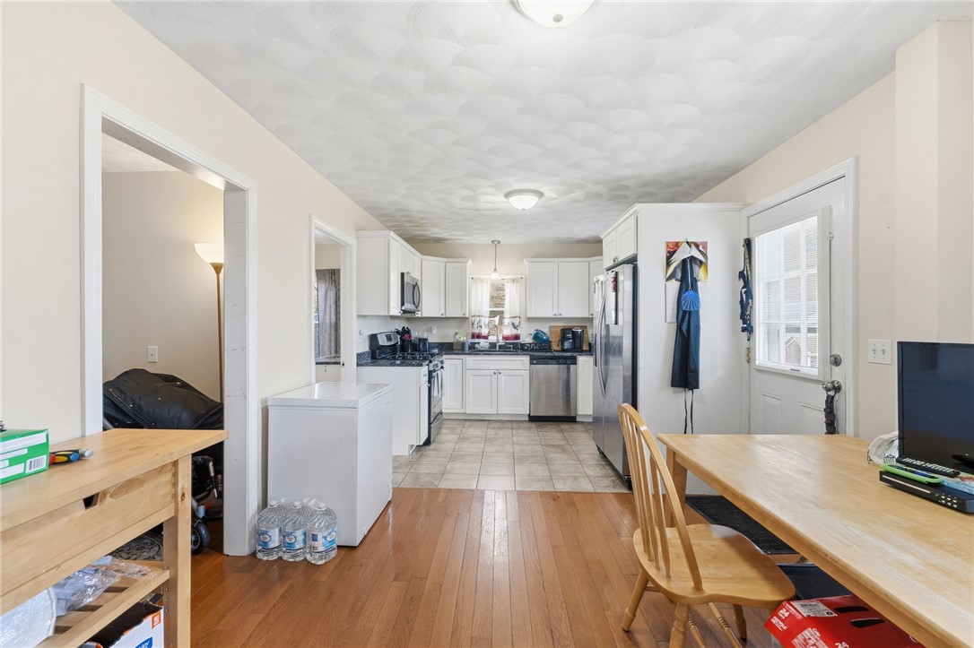 18 Francis Street Coventry, RI 02816 - Photo 10 of 36