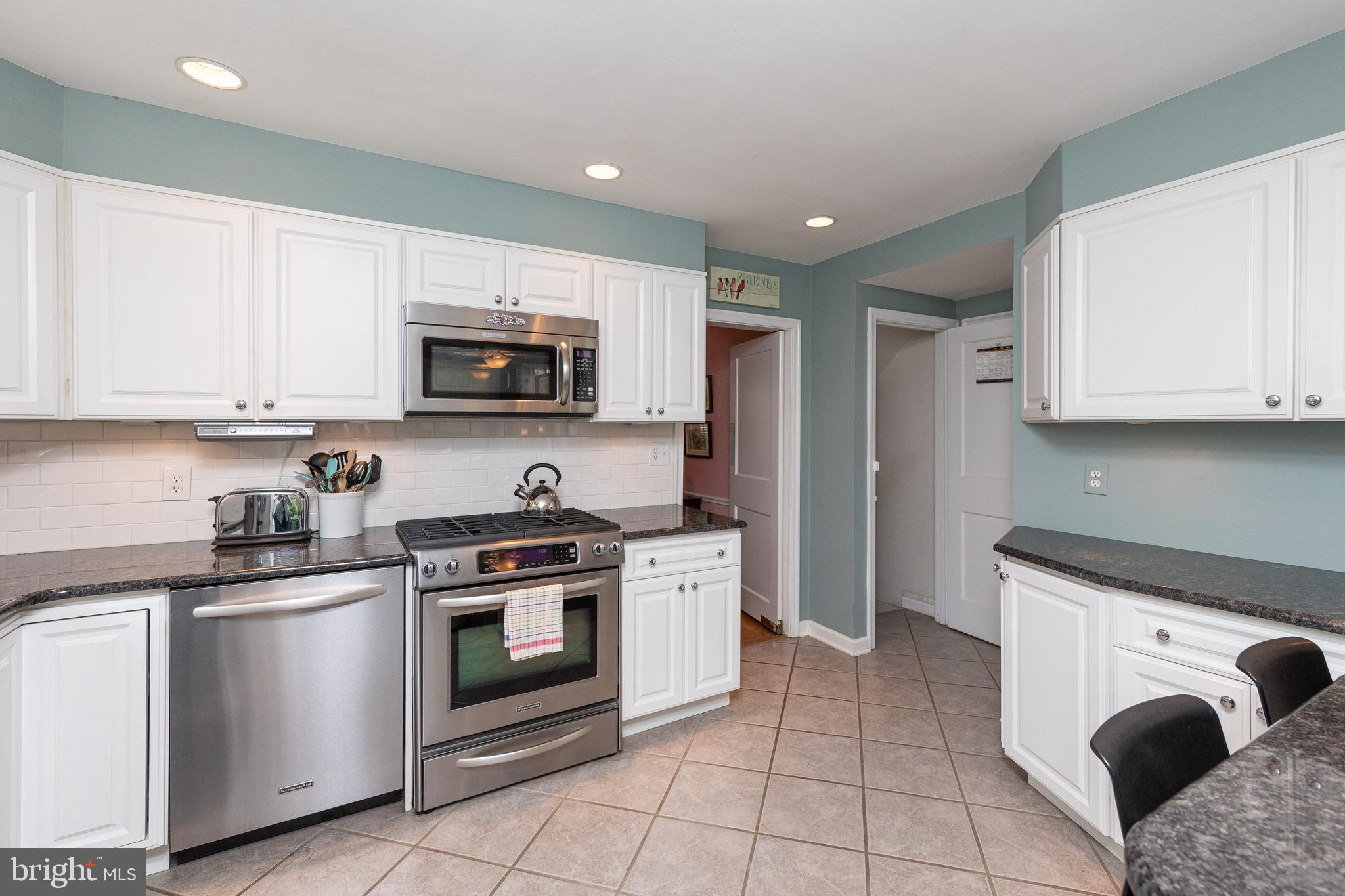 532 Fox Road Glenside, PA 19038 - Photo 3 of 49 Gallery Image 3