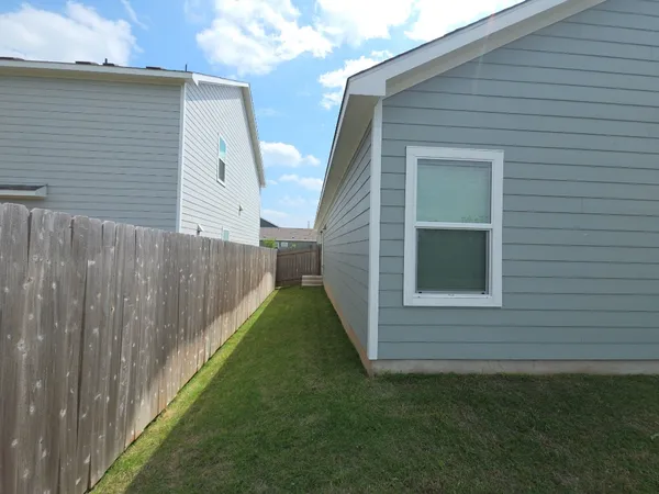 $1,700 | 1232 Cattail Lane, Bastrop, TX 78602