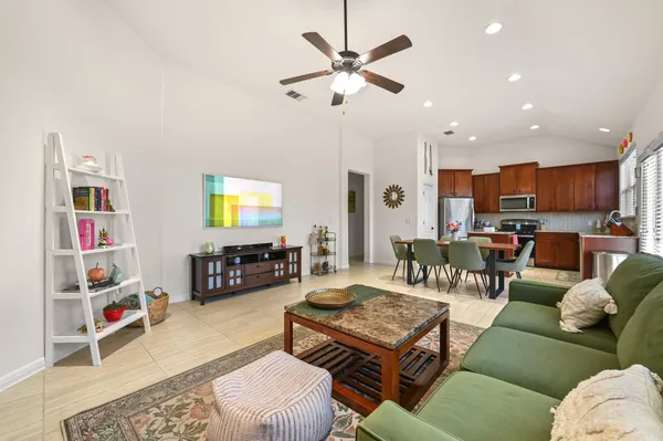 $2,350 | 9515 Tanager Way, Austin, TX 78748