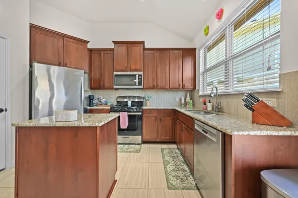 $2,350 | 9515 Tanager Way, Austin, TX 78748