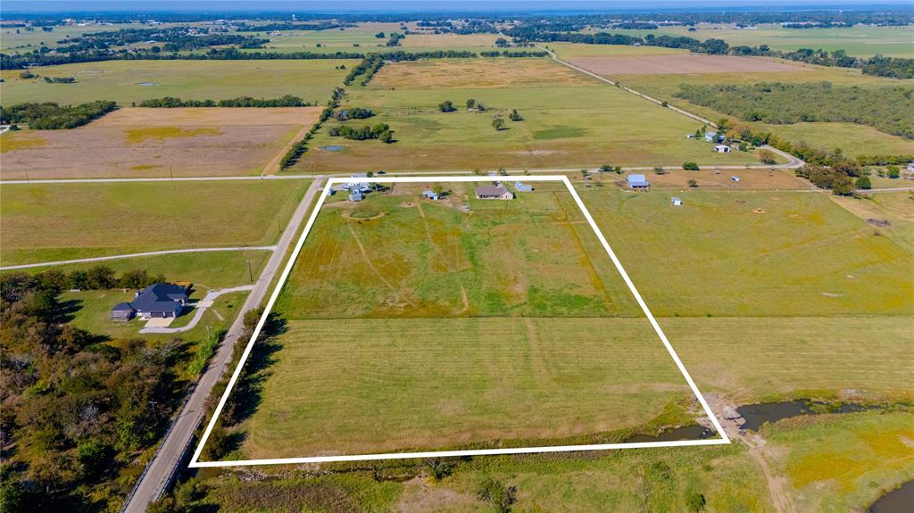 12509 Strittmatter Road Pilot Point, TX 76258 - Photo 4 of 24 a view of an outdoor space
