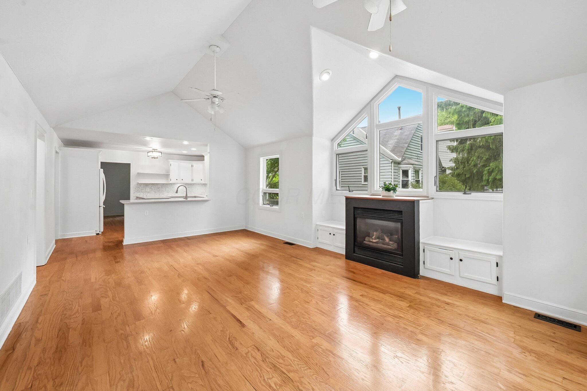 175 West Weisheimer Road Columbus, OH 43214 - Photo 8 of 59