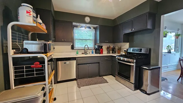 $254,500 | 18526 Dixie Highway, Homewood, IL 60430