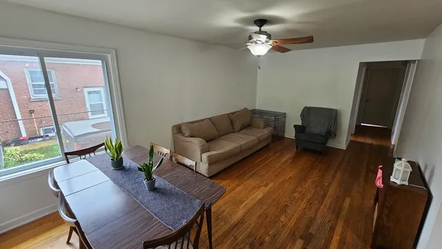 $254,500 | 18526 Dixie Highway, Homewood, IL 60430