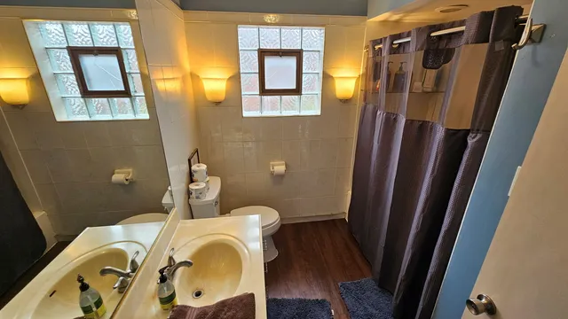 $254,500 | 18526 Dixie Highway, Homewood, IL 60430