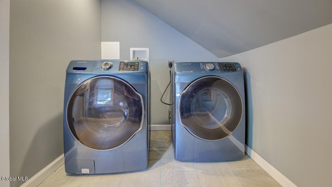 145 Haigh Road Schenectady, NY 12302 - Photo 23 of 42 145 Haigh Rd-20 laundry