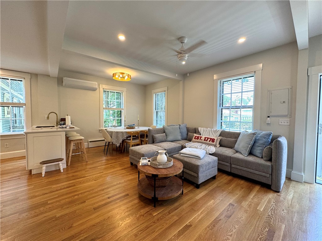 19 Walnut Street, Unit 4 Newport, RI 02840 - Photo 4 of 11