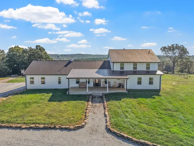 2760 Wallace Fork Road, Princeton, KY 42445