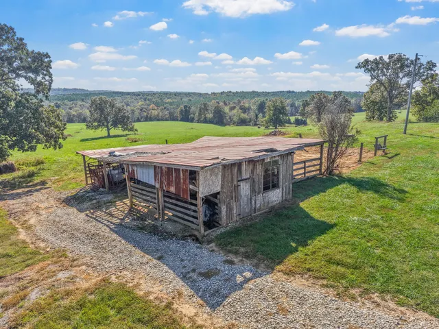 2760 Wallace Fork Road, Princeton, KY 42445