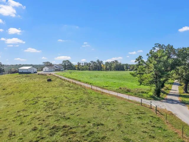 2760 Wallace Fork Road, Princeton, KY 42445