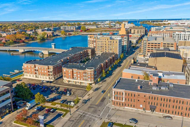 $210,000 | 118 South Washington Street, Unit 226A, Green Bay, WI 54301