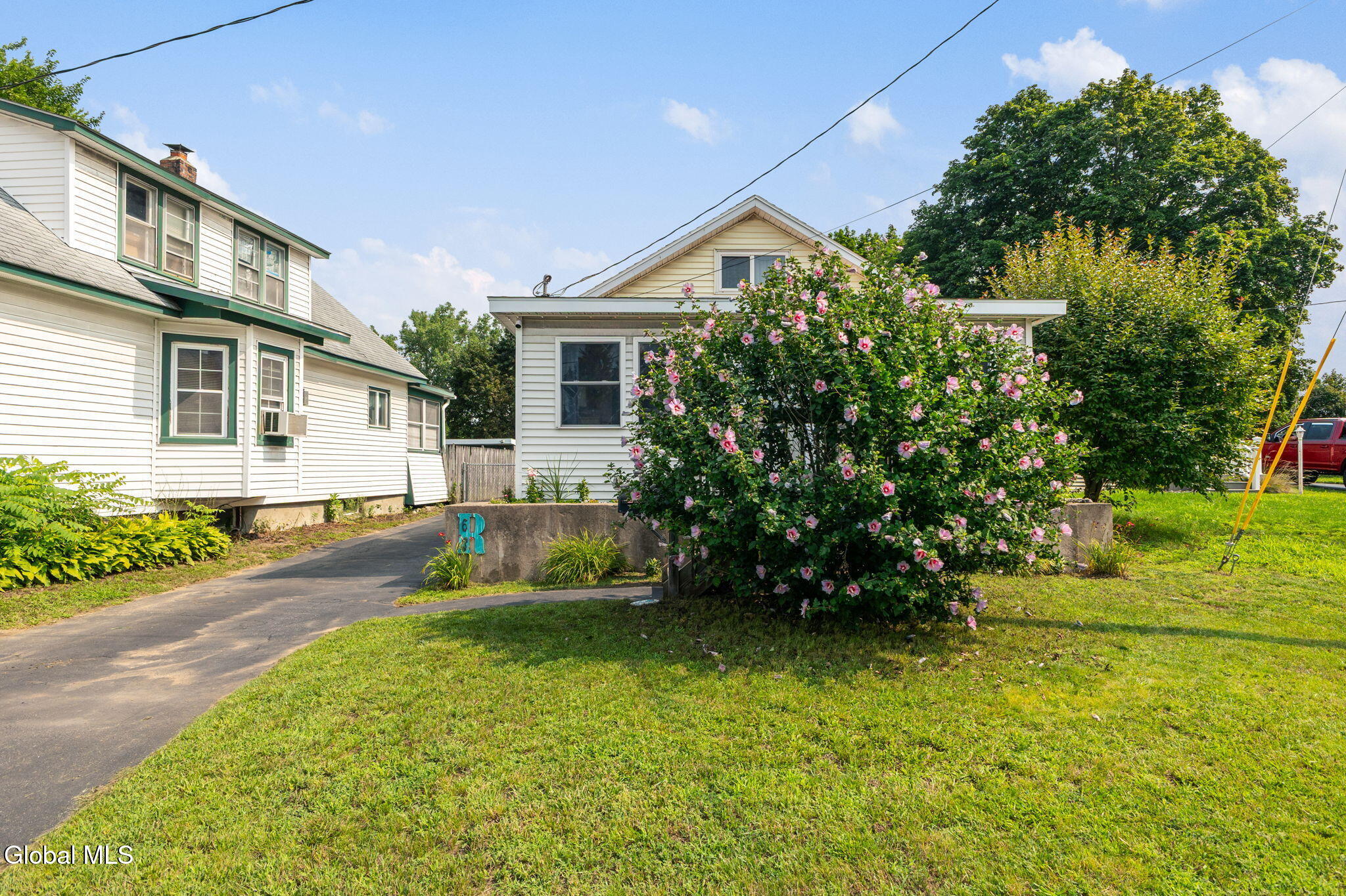 63 Osborne Road Colonie, NY 12205 - Photo 2 of 40 3-63OsborneRd_003