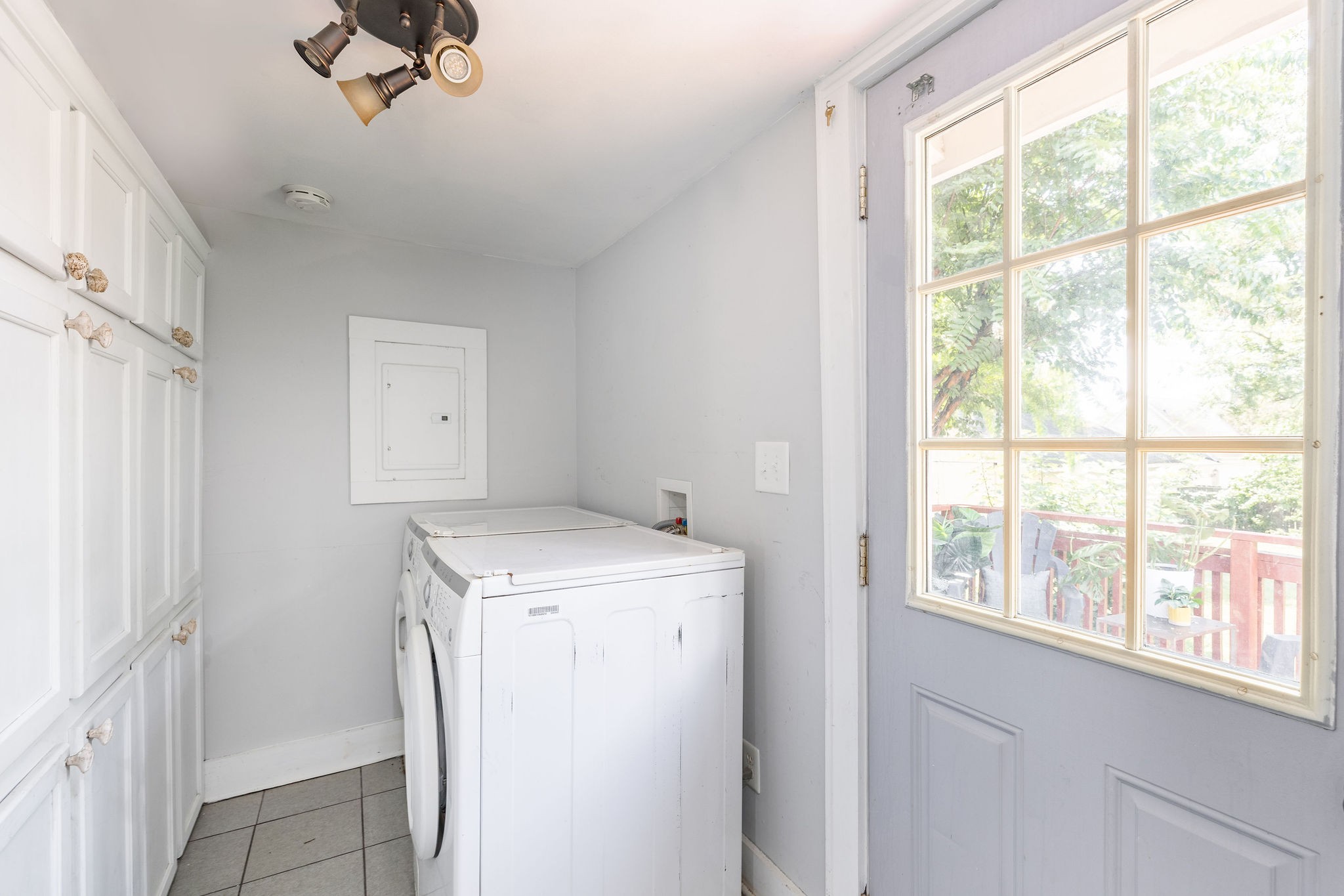 320 Cherry Street Madison, TN 37115 - Photo 21 of 30 a utility room with dryer and washer