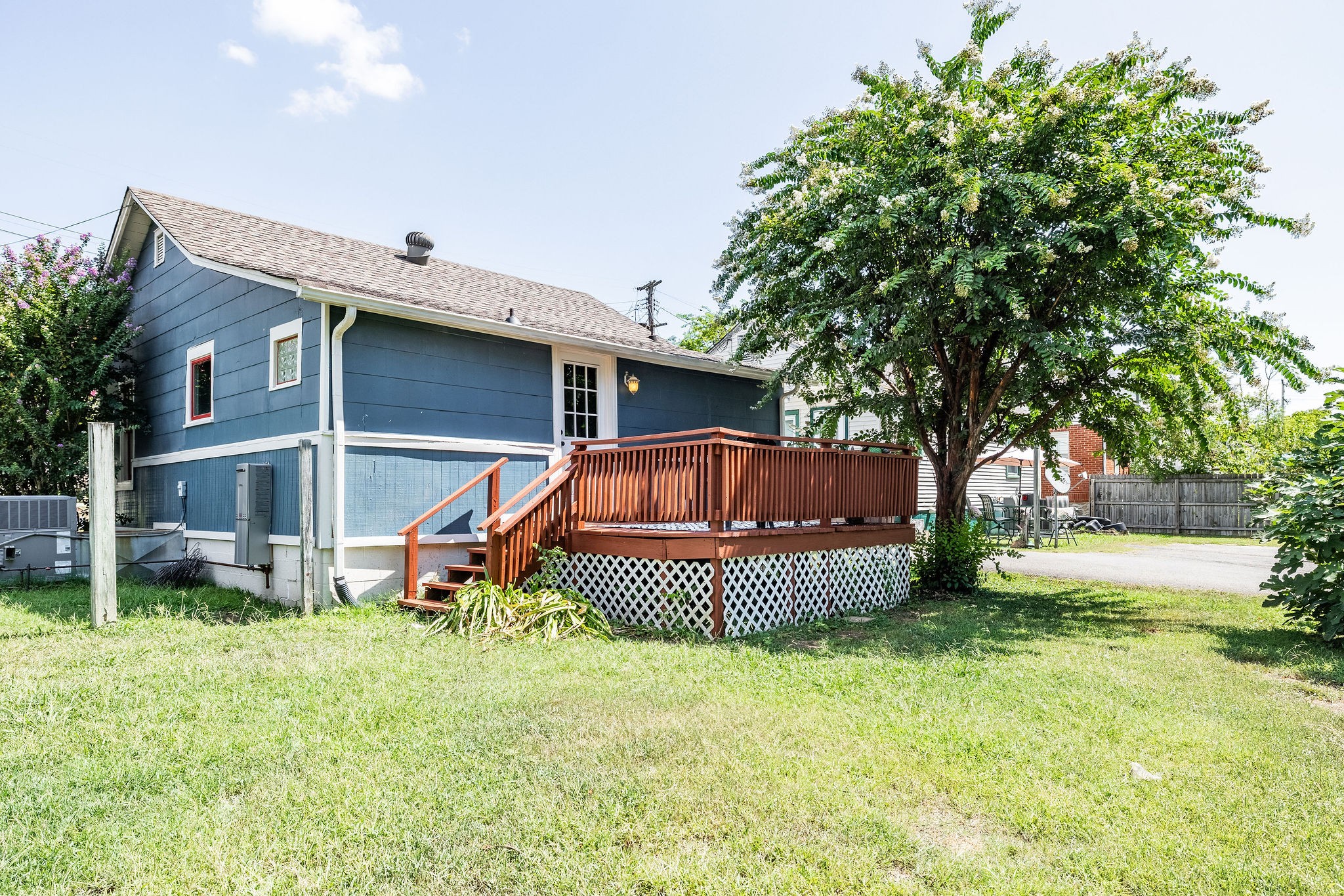 320 Cherry Street Madison, TN 37115 - Photo 23 of 30 a front view of a house with garden