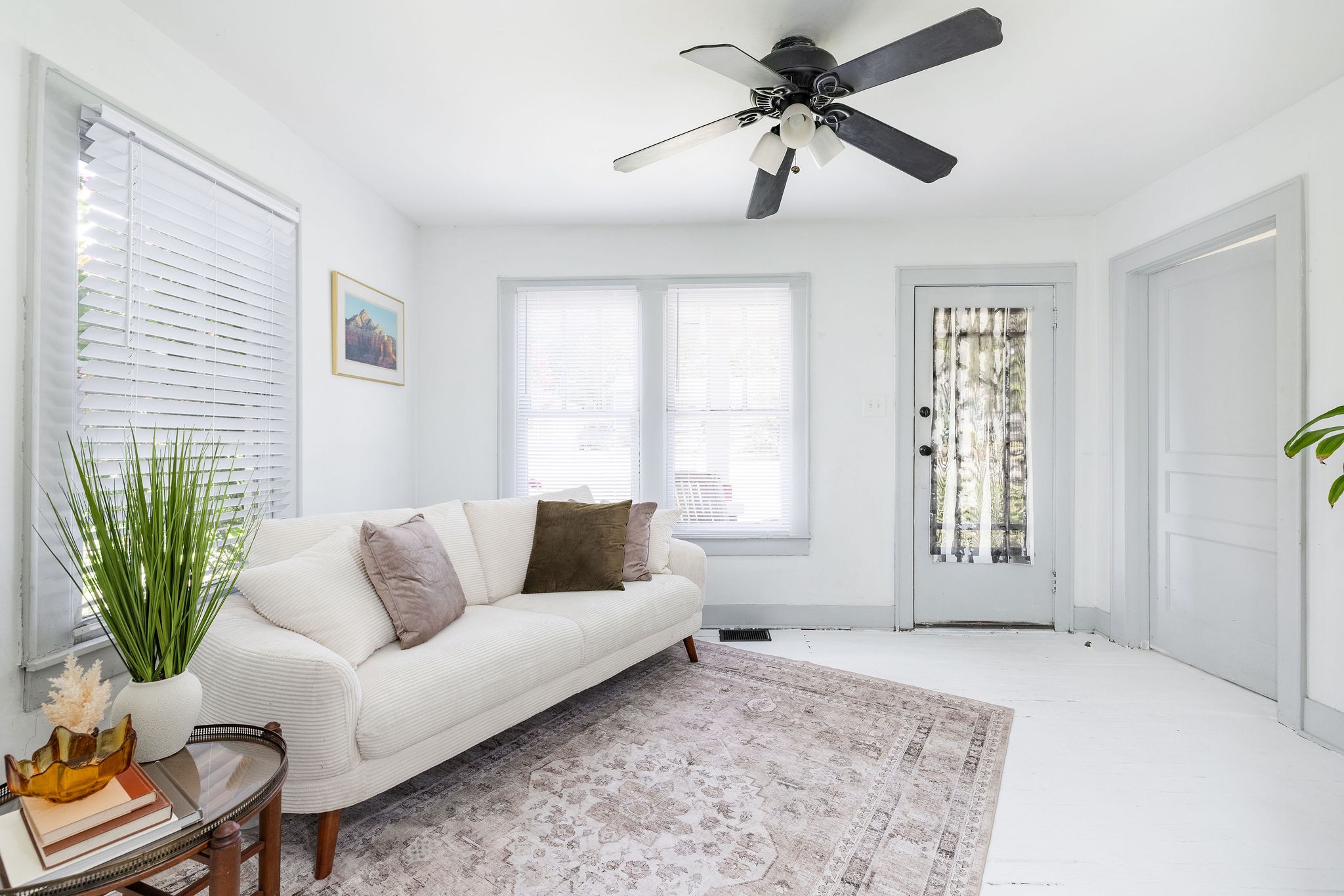 320 Cherry Street Madison, TN 37115 - Photo 4 of 30 a living room with furniture and a window