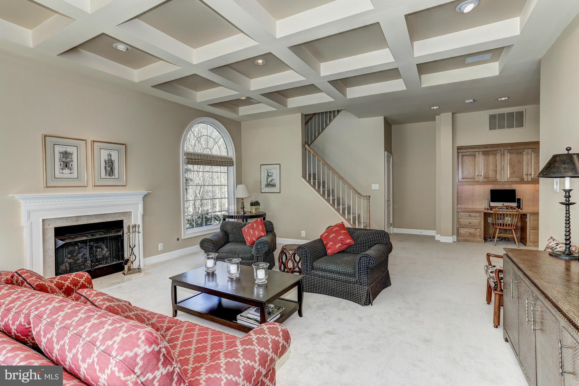 894 Chinquapin Road McLean, VA 22102 - Photo 12 of 30 Family Room
