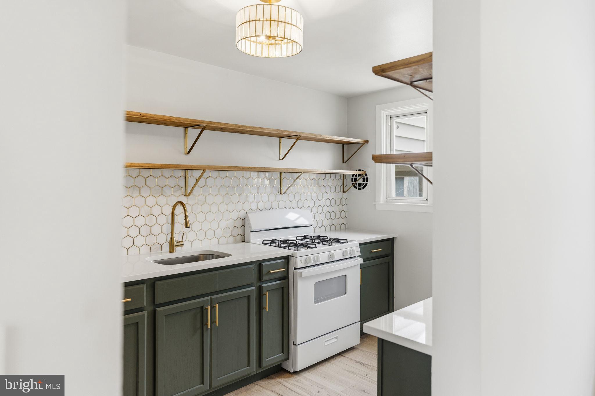 317 Stemmers Run Road Baltimore, MD 21221 - Photo 11 of 38 Gallery Image 11
