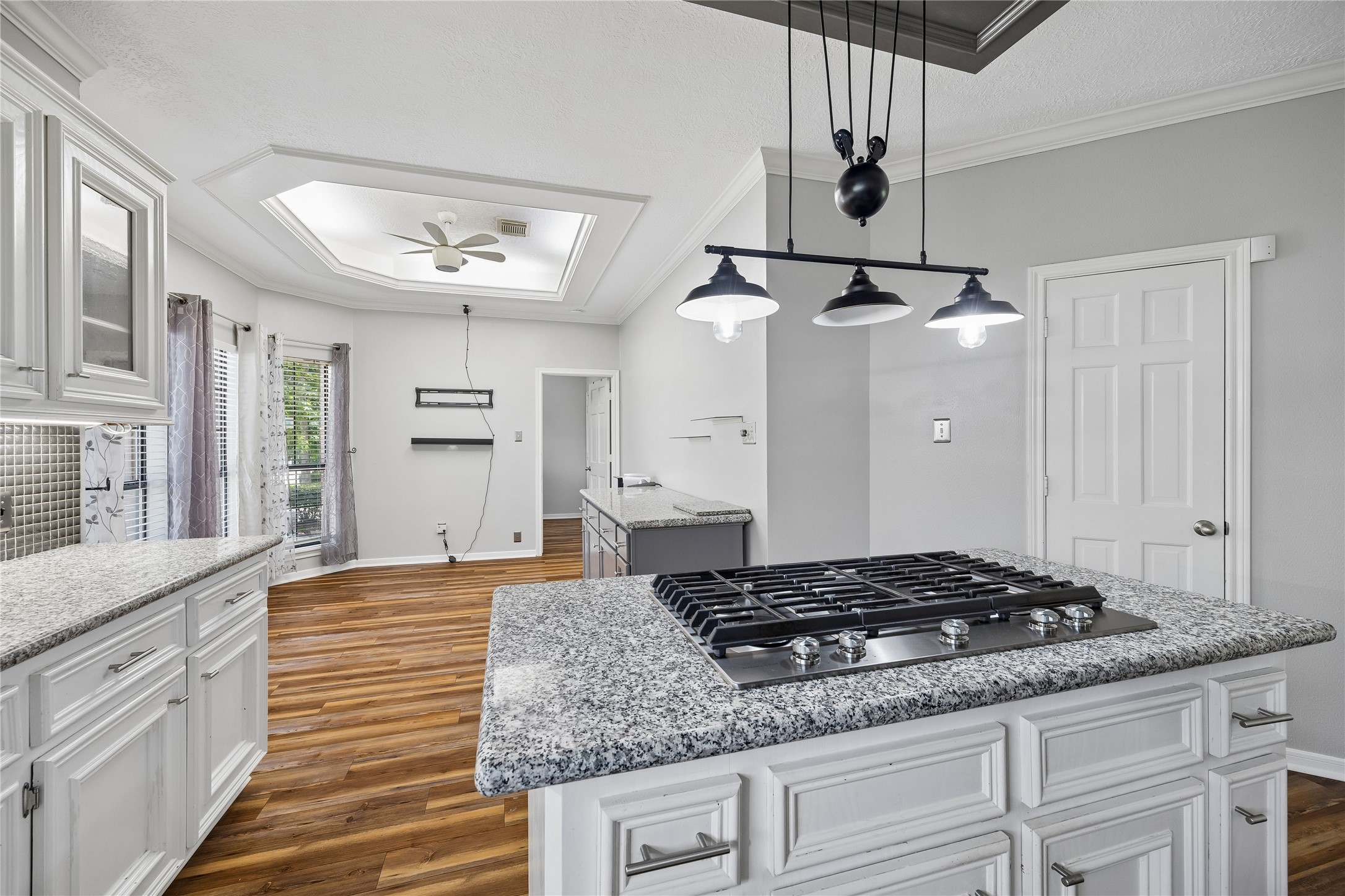 154 7 Coves Road Conroe, TX 77304 - Photo 17 of 32