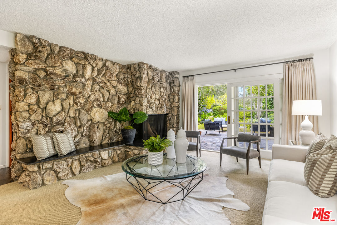 1714 Westridge Road Los Angeles, CA 90049 - Photo 8 of 41 Gallery Image 8