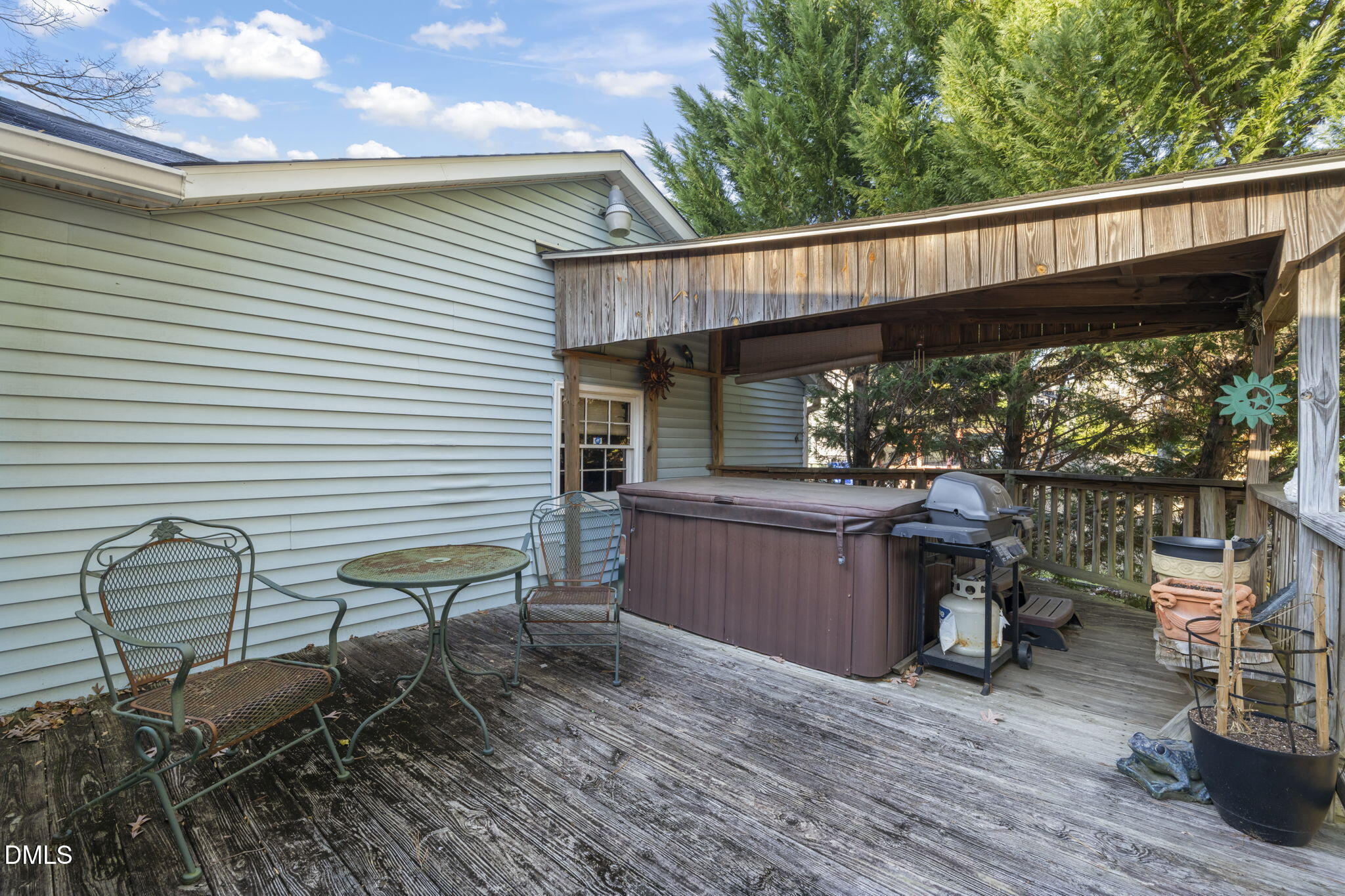 207 South Adams Street Durham, NC 27703 - Photo 38 of 49 a view of a chairs and table in the balcony