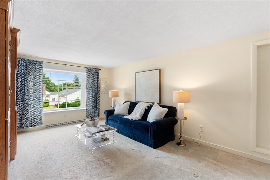 4 Rossmore Road Lynnfield, MA 01940 - Photo 7 of 29