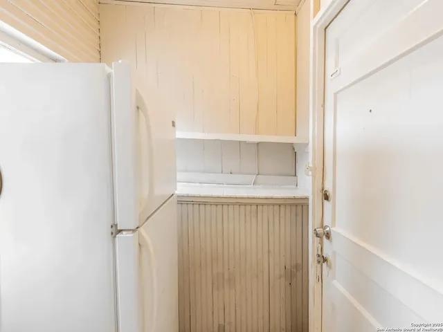 $1,050 | 631 East Ashby Place, San Antonio, TX 78212