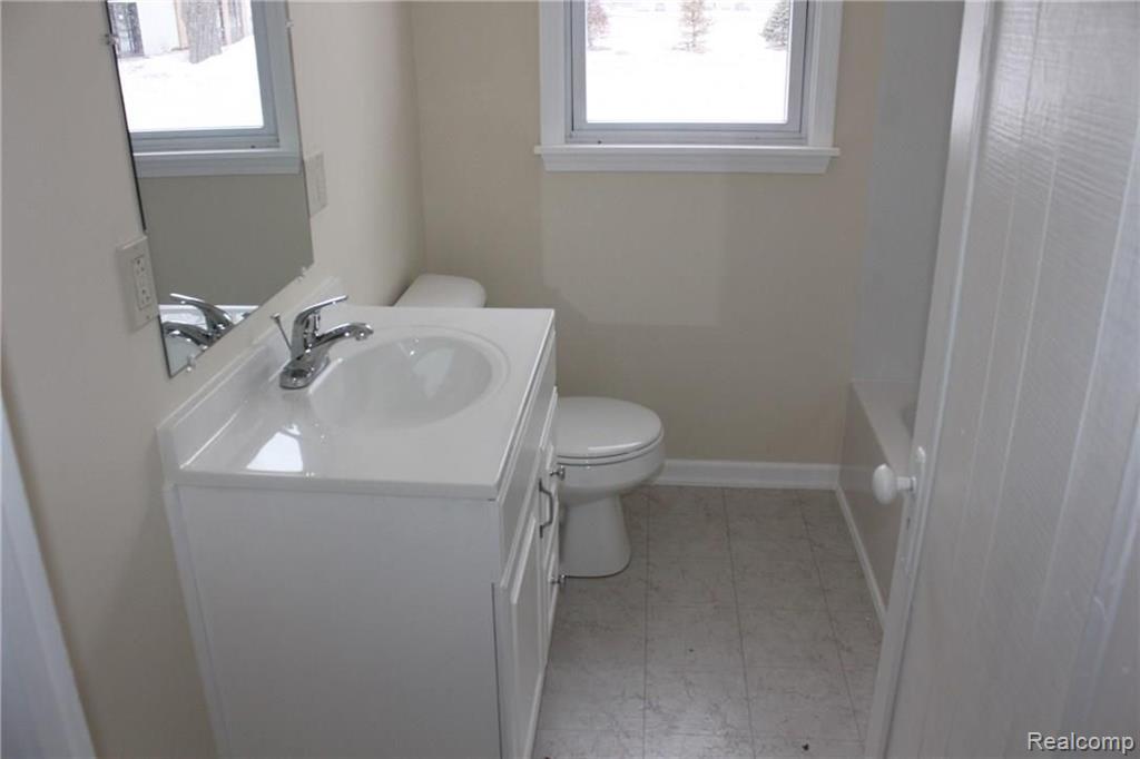 5112 Bristol Road Flint, MI 48507 - Photo 19 of 29