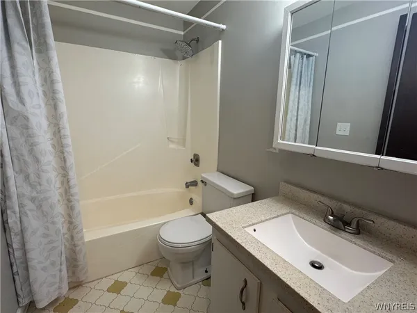 $162,500 | 98A Foxberry Drive, Unit A, Amherst, NY 14068