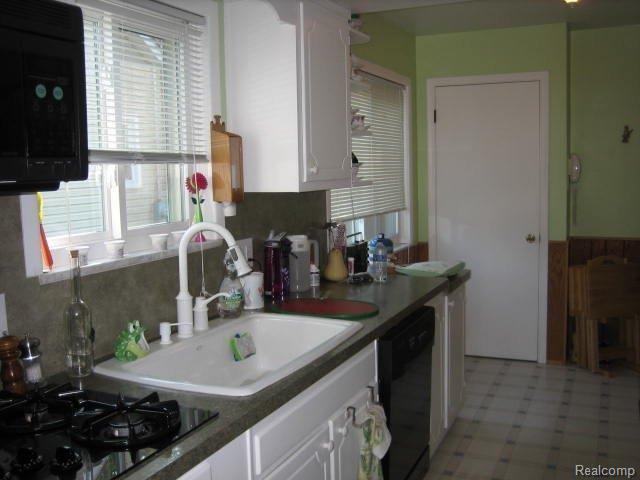 3233 Kenmore Road Berkley, MI 48072 - Photo 3 of 17 Kenmore 003.JPG