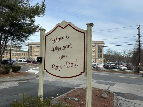 $2,190 | 340 Sunderland Road, Unit 17A, Worcester, MA 01604