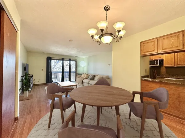 $2,150 | 340 Sunderland Road, Unit 17A, Worcester, MA 01604