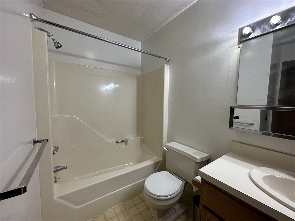 340 Sunderland Road, Unit 17A Worcester, MA 01604 - Photo 8 of 27