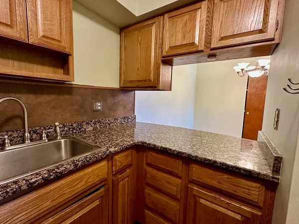 $2,150 | 340 Sunderland Road, Unit 17A, Worcester, MA 01604