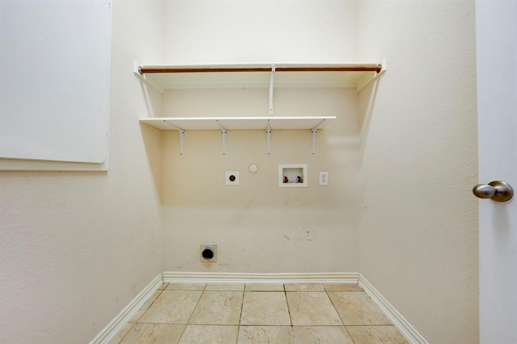 7519 Forest Ridge Trail Sachse, TX 75048 - Photo 32 of 35 a view of a small room