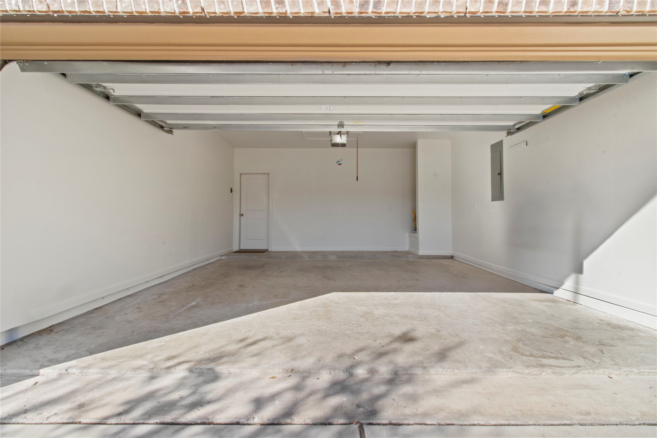 10010 Napier Drive Rosharon, TX 77583 - Photo 23 of 38 Two Car Garage