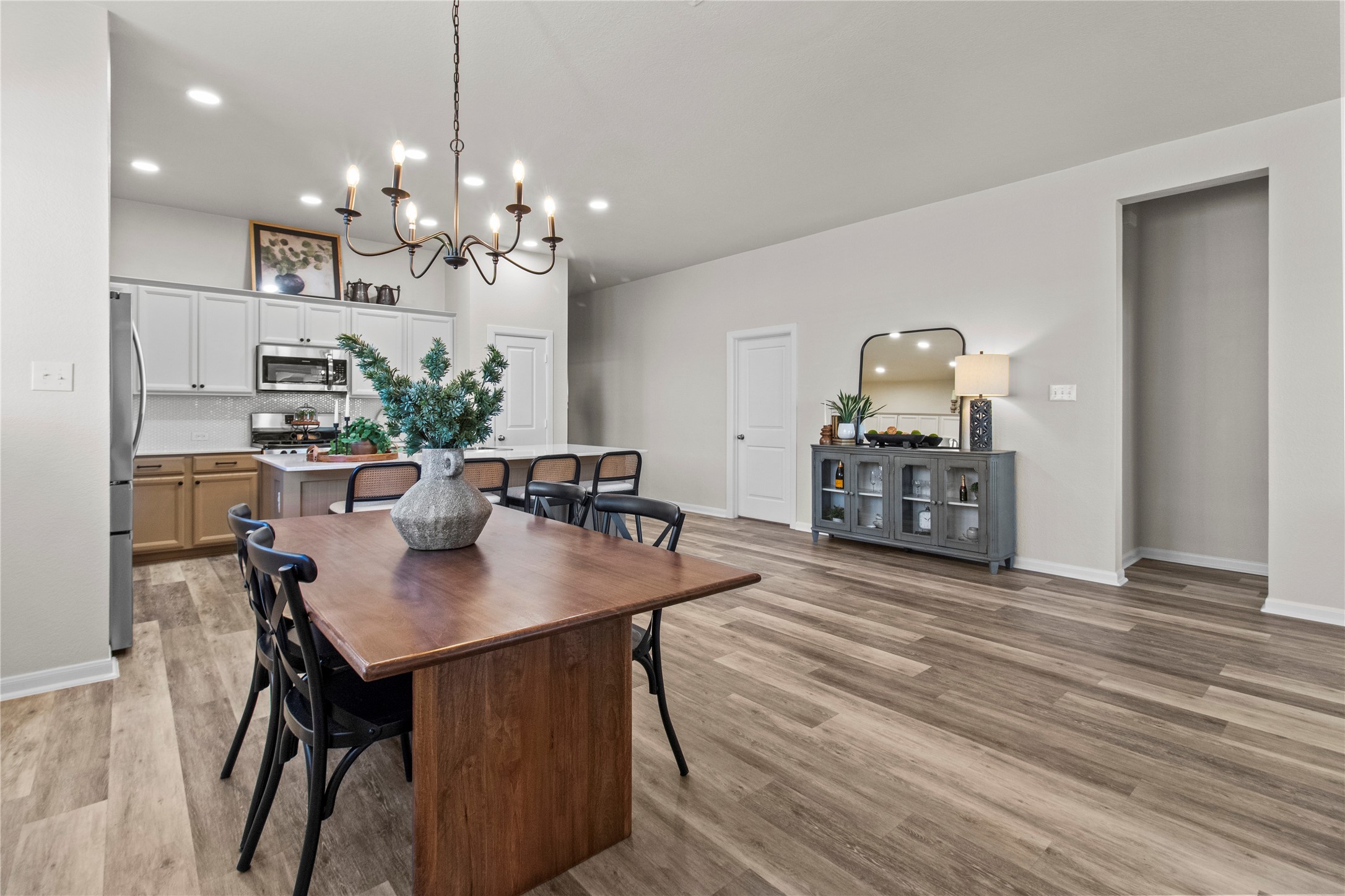 10010 Napier Drive Rosharon, TX 77583 - Photo 10 of 38 Open-Concept Living Space