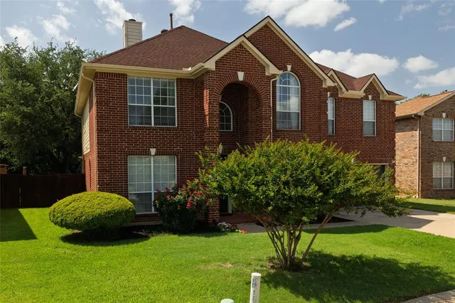 $450,000 | 5732 Chelmsford Trail, Arlington, TX 76018