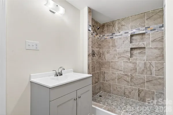 $549,000 | 1959 Jacksontown Road, Spruce Pine, NC 28777